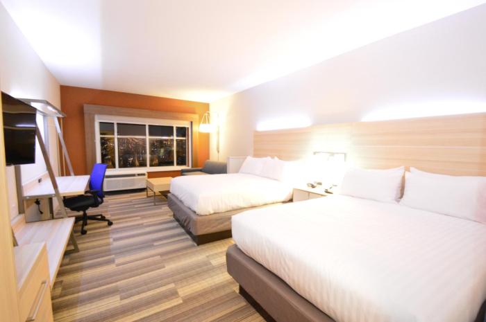 holiday inn express and suites toledo south perrys