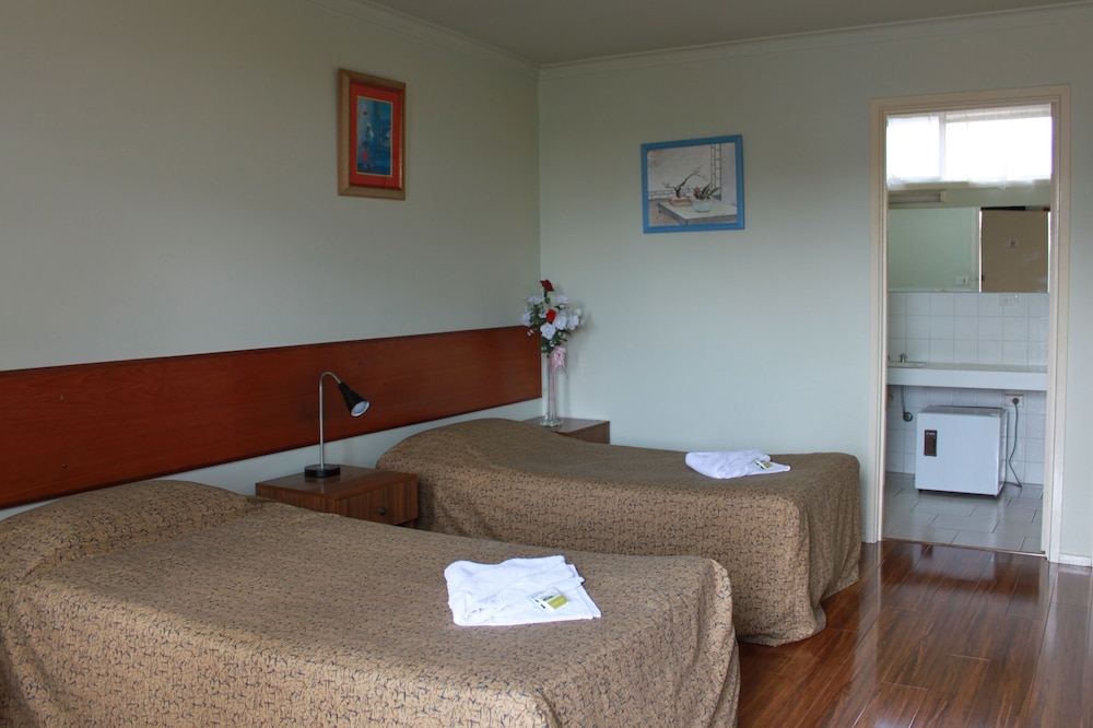 beaconsfield lodge motel