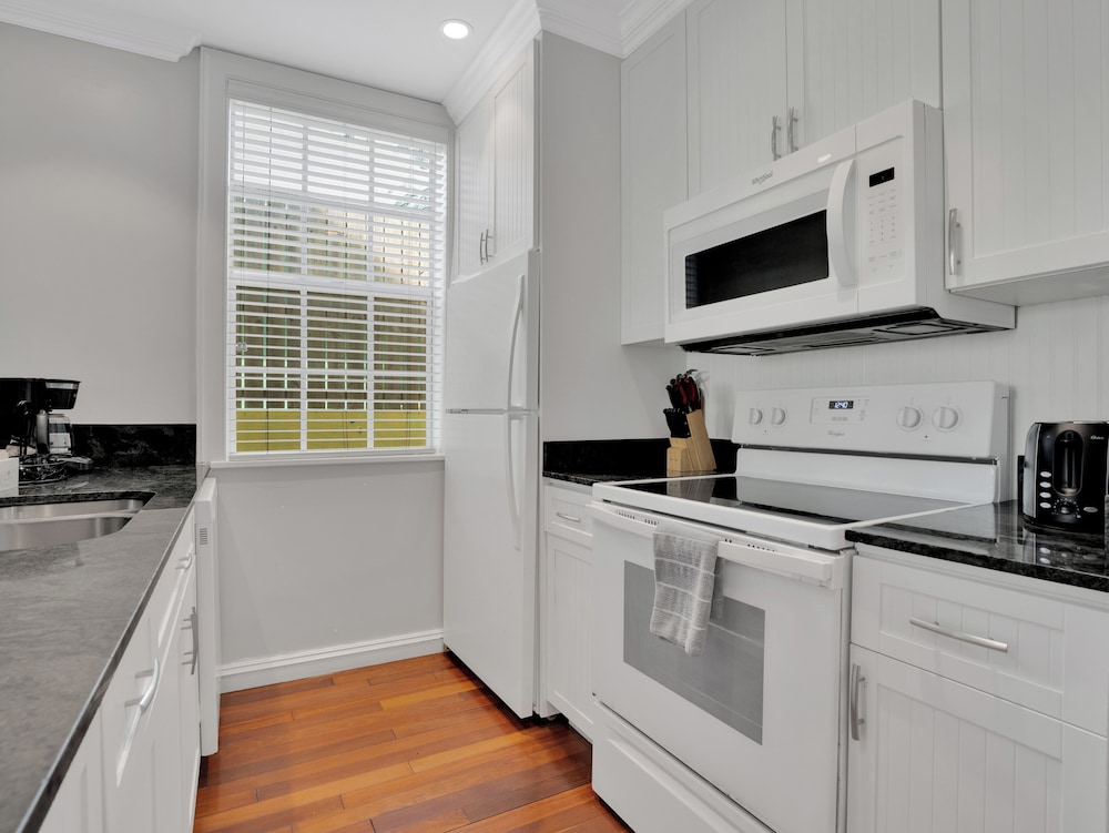 valentines resort and marina