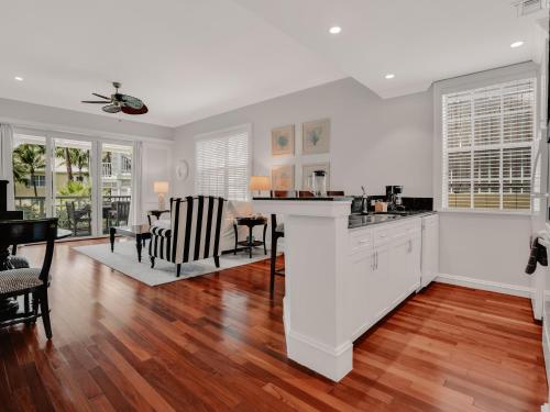 valentines resort and marina