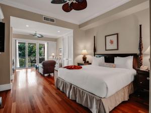 valentines resort and marina