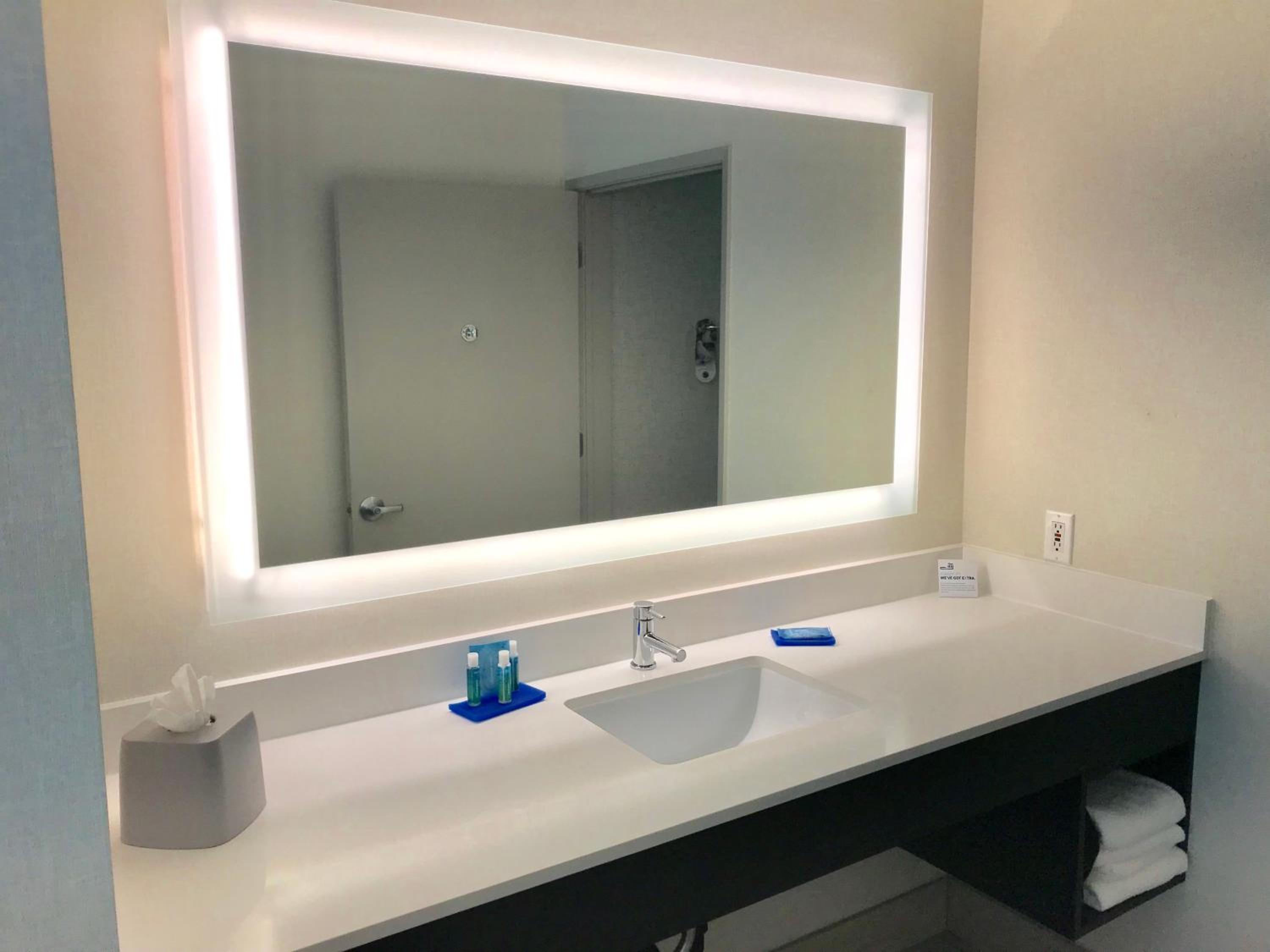 holiday inn express hotel and suites tracy by ihg
