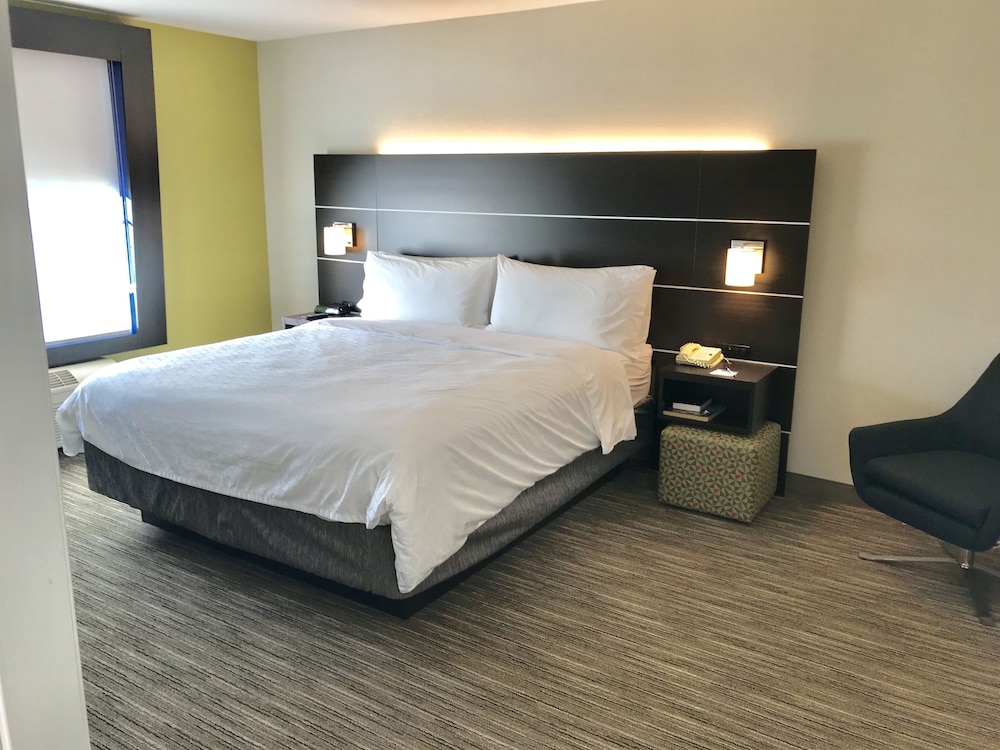 holiday inn express hotel and suites tracy by ihg