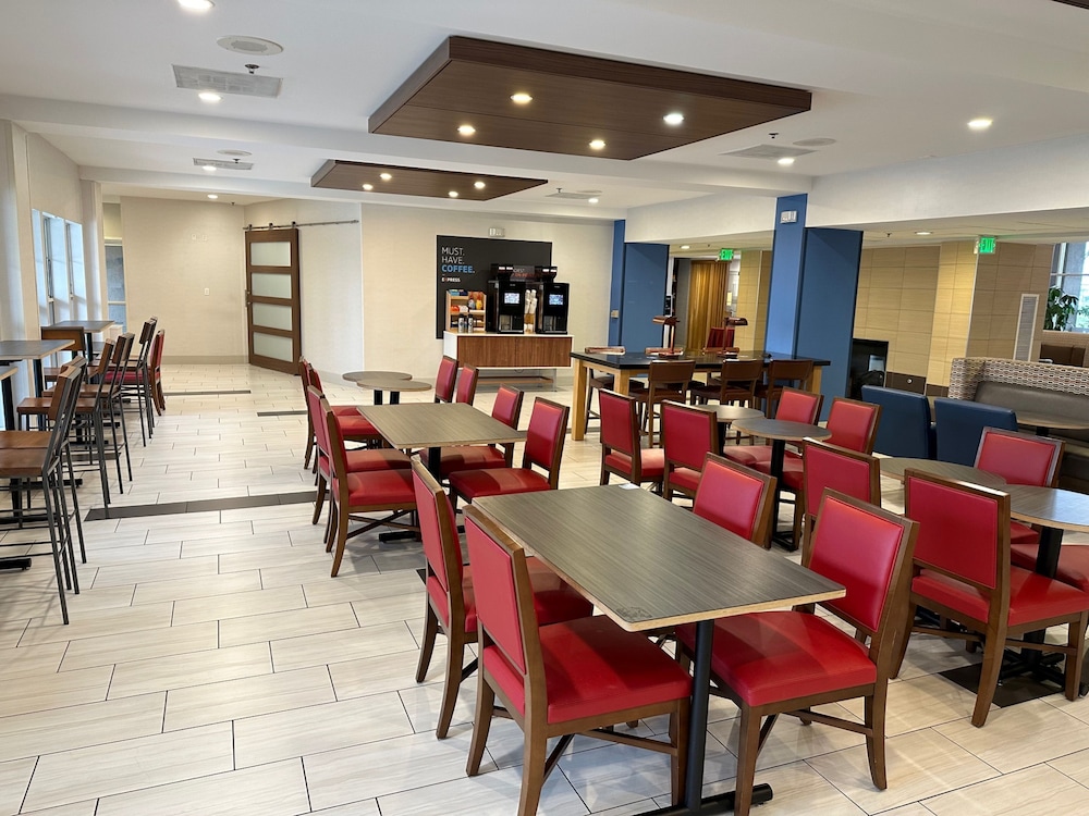 holiday inn express hotel and suites tracy by ihg