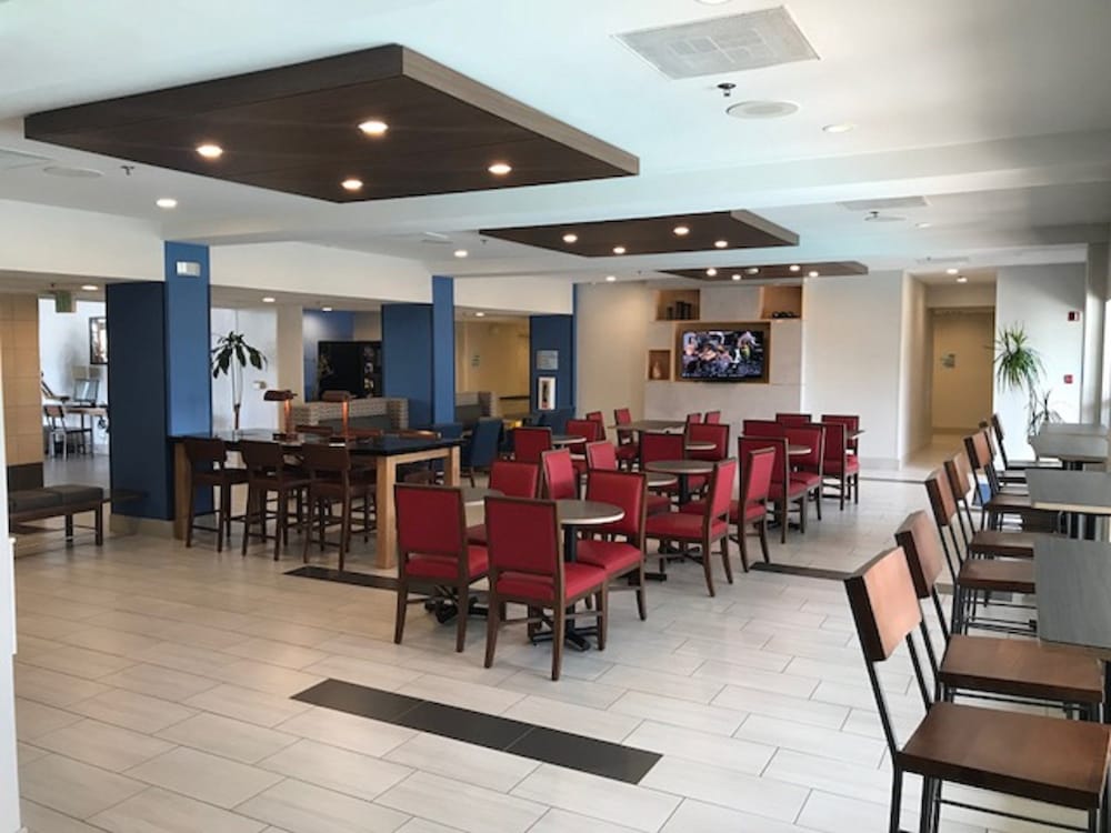 holiday inn express hotel and suites tracy by ihg