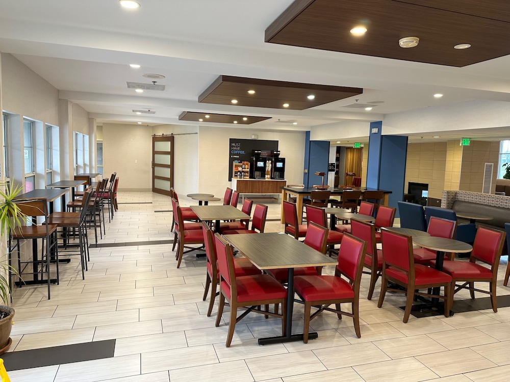 holiday inn express hotel and suites tracy by ihg