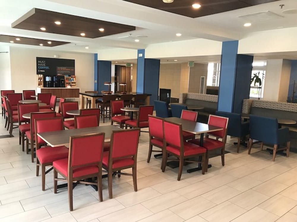 holiday inn express hotel and suites tracy by ihg
