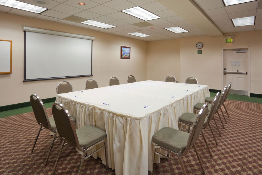 holiday inn express hotel and suites tracy by ihg