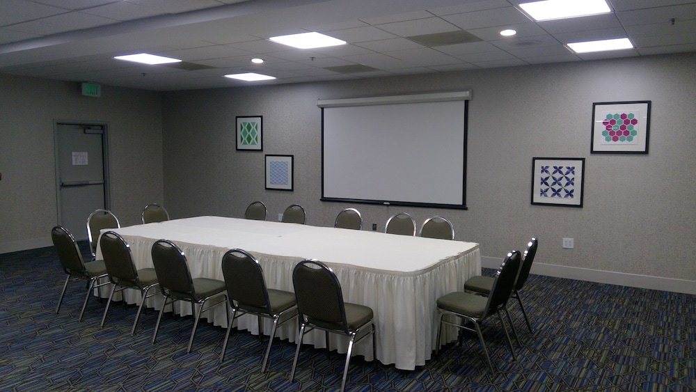 holiday inn express hotel and suites tracy by ihg