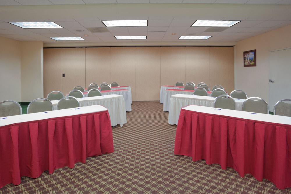 holiday inn express hotel and suites tracy by ihg