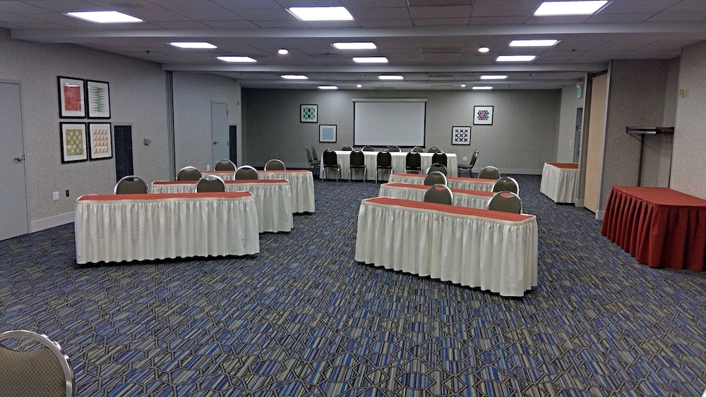 holiday inn express hotel and suites tracy by ihg