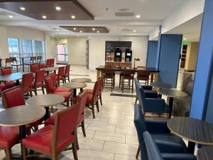 holiday inn express hotel and suites tracy by ihg