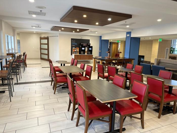 holiday inn express hotel and suites tracy by ihg