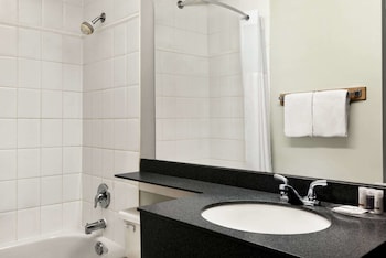 days inn by wyndham vancouver downtown