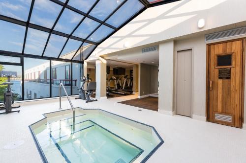 granville island hotel