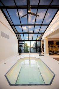 granville island hotel