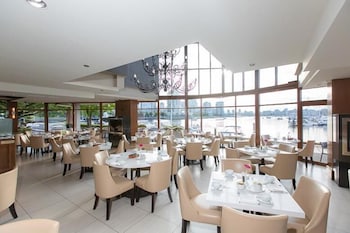 granville island hotel