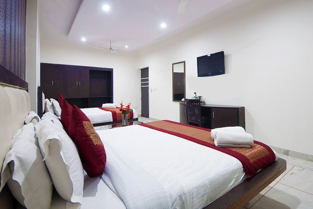 hotel apra international