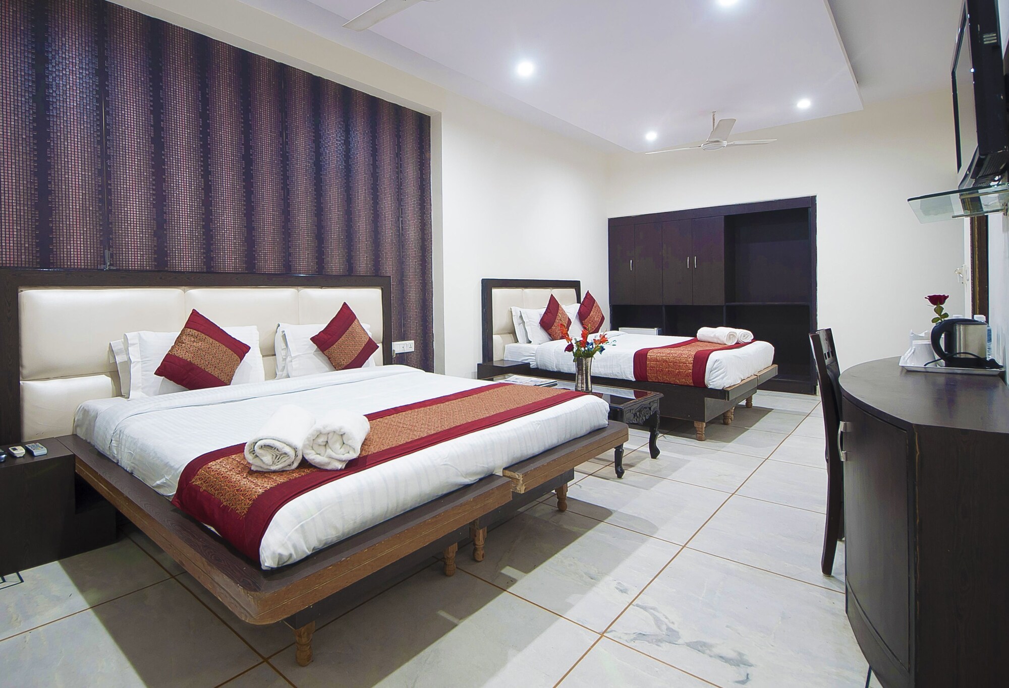 hotel apra international