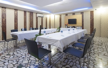 hotel apra international