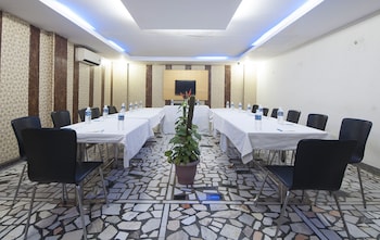 hotel apra international