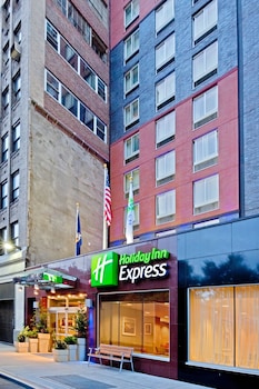 holiday inn express new york city times square by ihg