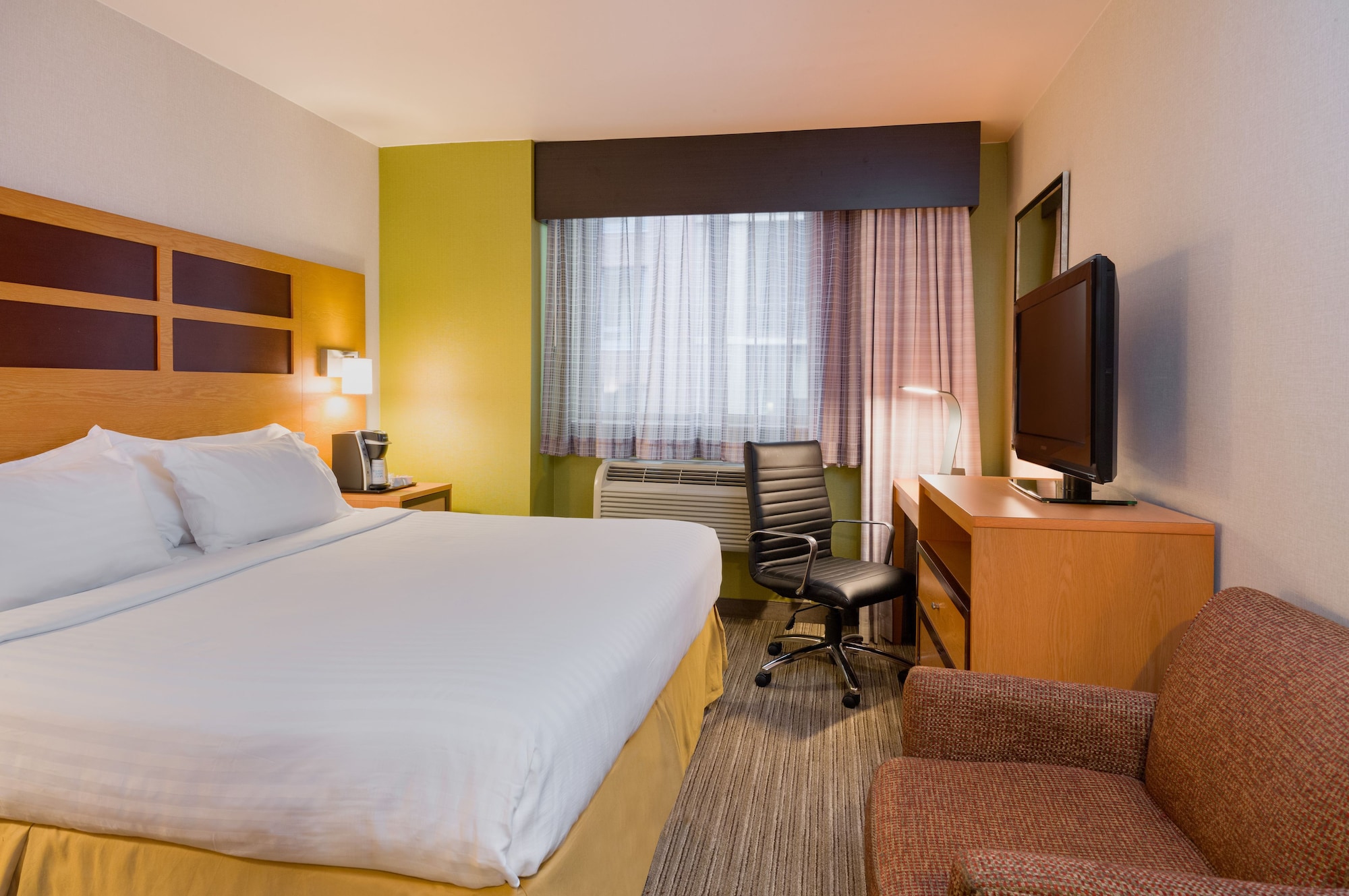 holiday inn express new york city times square by ihg