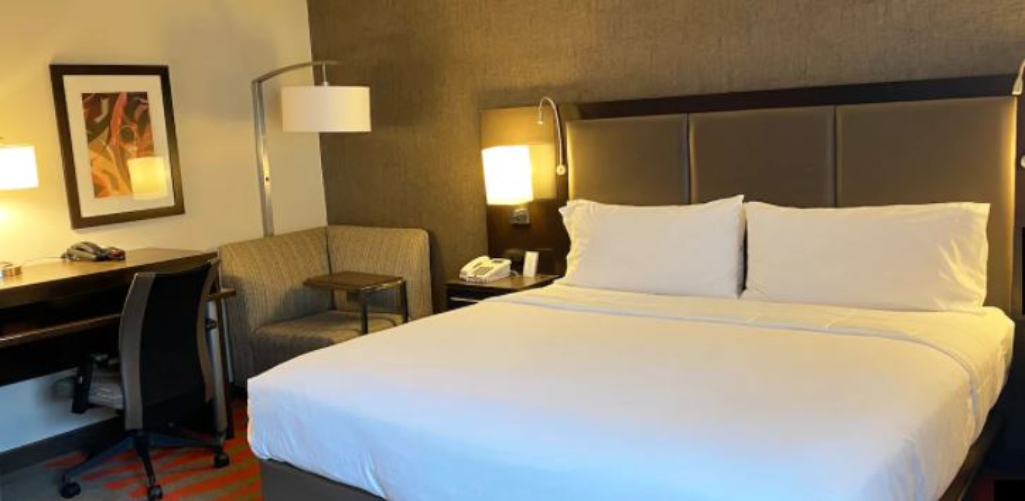 hampton inn newark airport