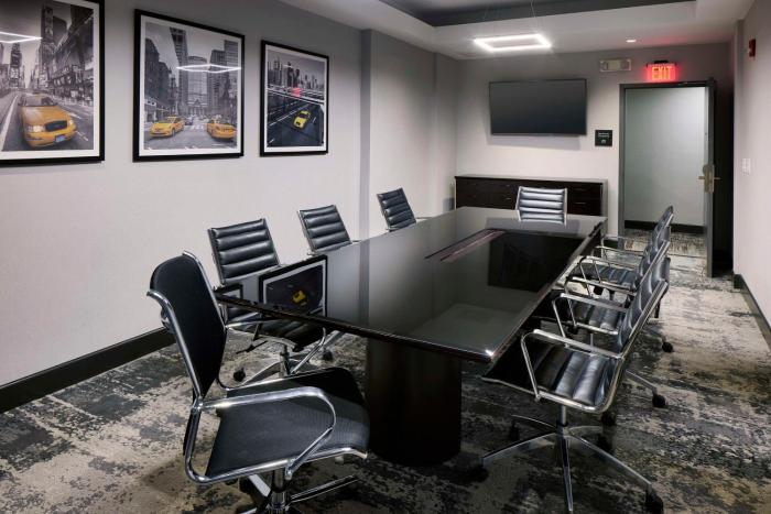 hampton inn newark airport