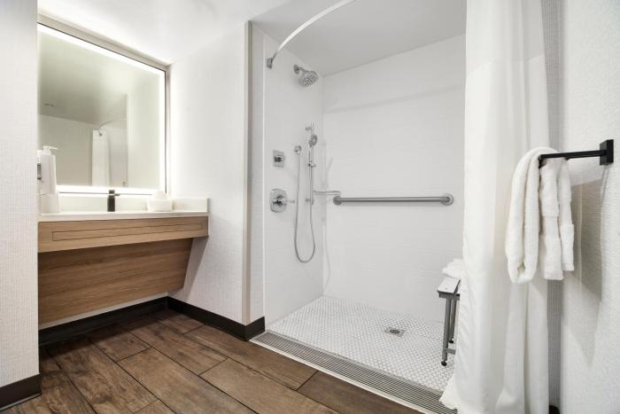 hampton inn newark airport