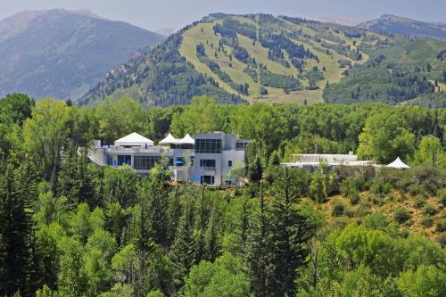 Aspen Meadows Resort,Denver>>Aspen,4 star