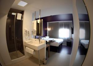 Ibis Styles Nimes Gare Centre,Caissargues>>Ales,3 star