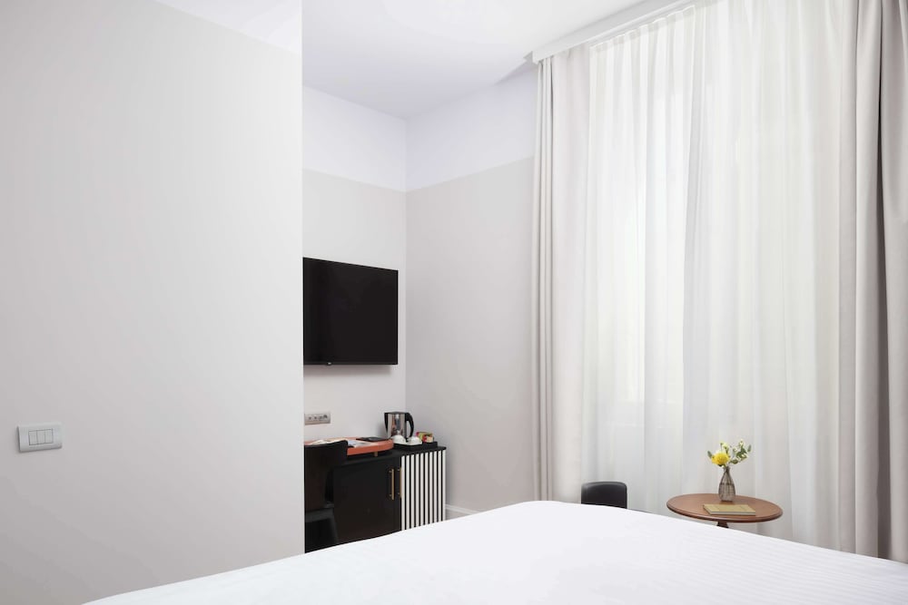 anglo american hotel florence curio collection by hilton