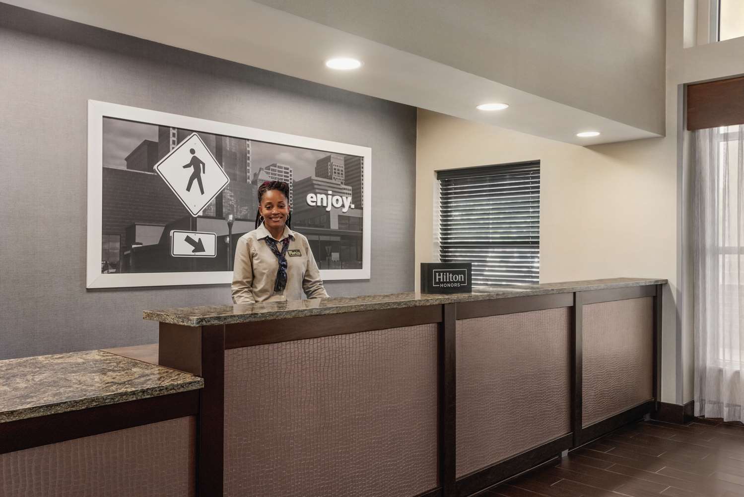 hampton inn and suites ft wayne north