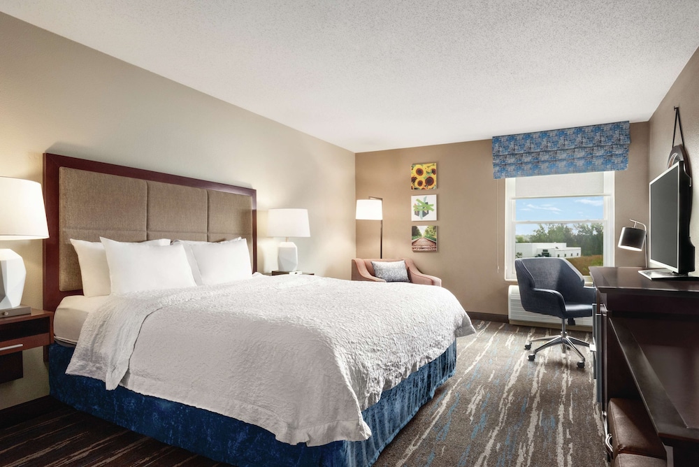 hampton inn and suites ft wayne north