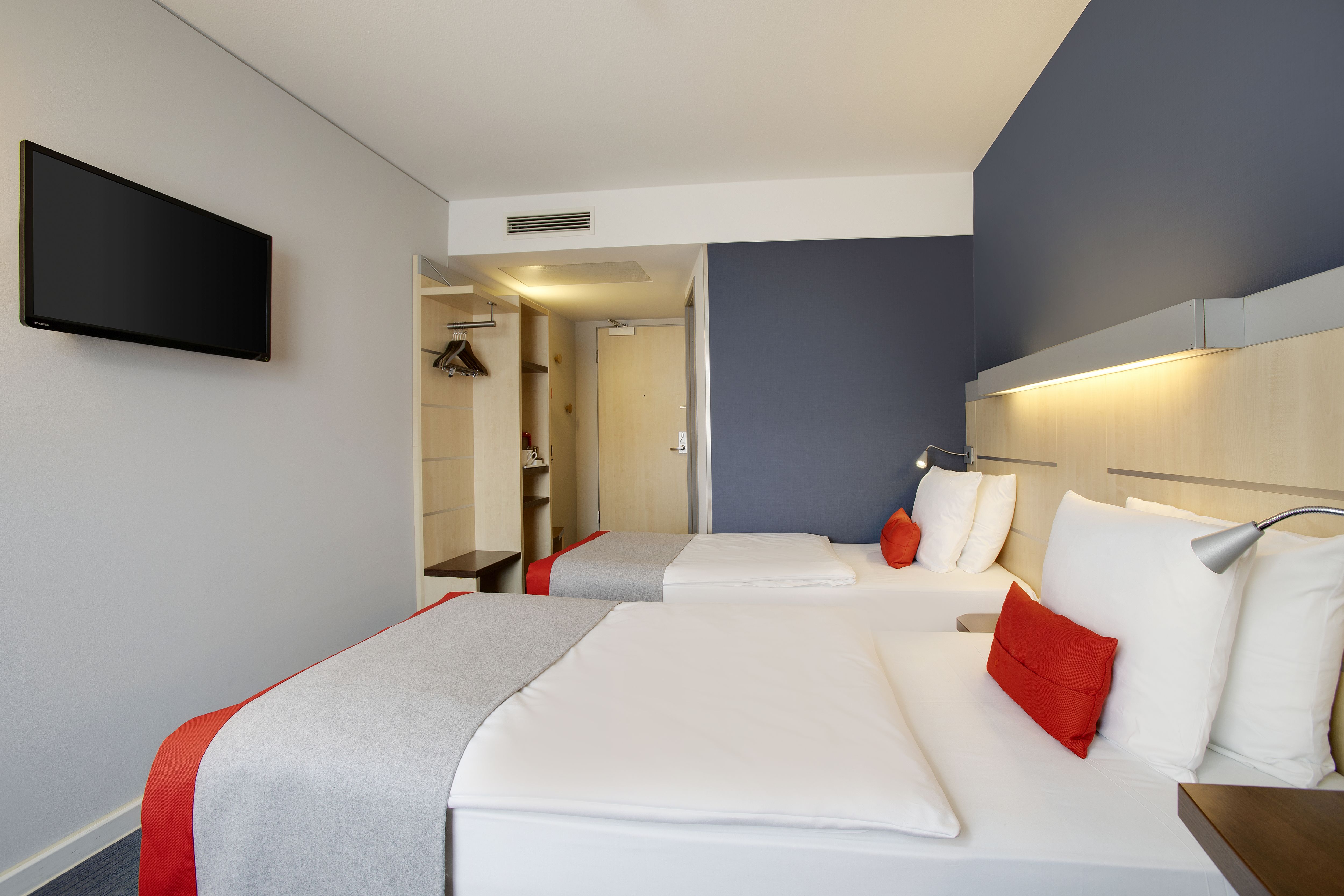 holiday inn express frankfurt messe by ihg