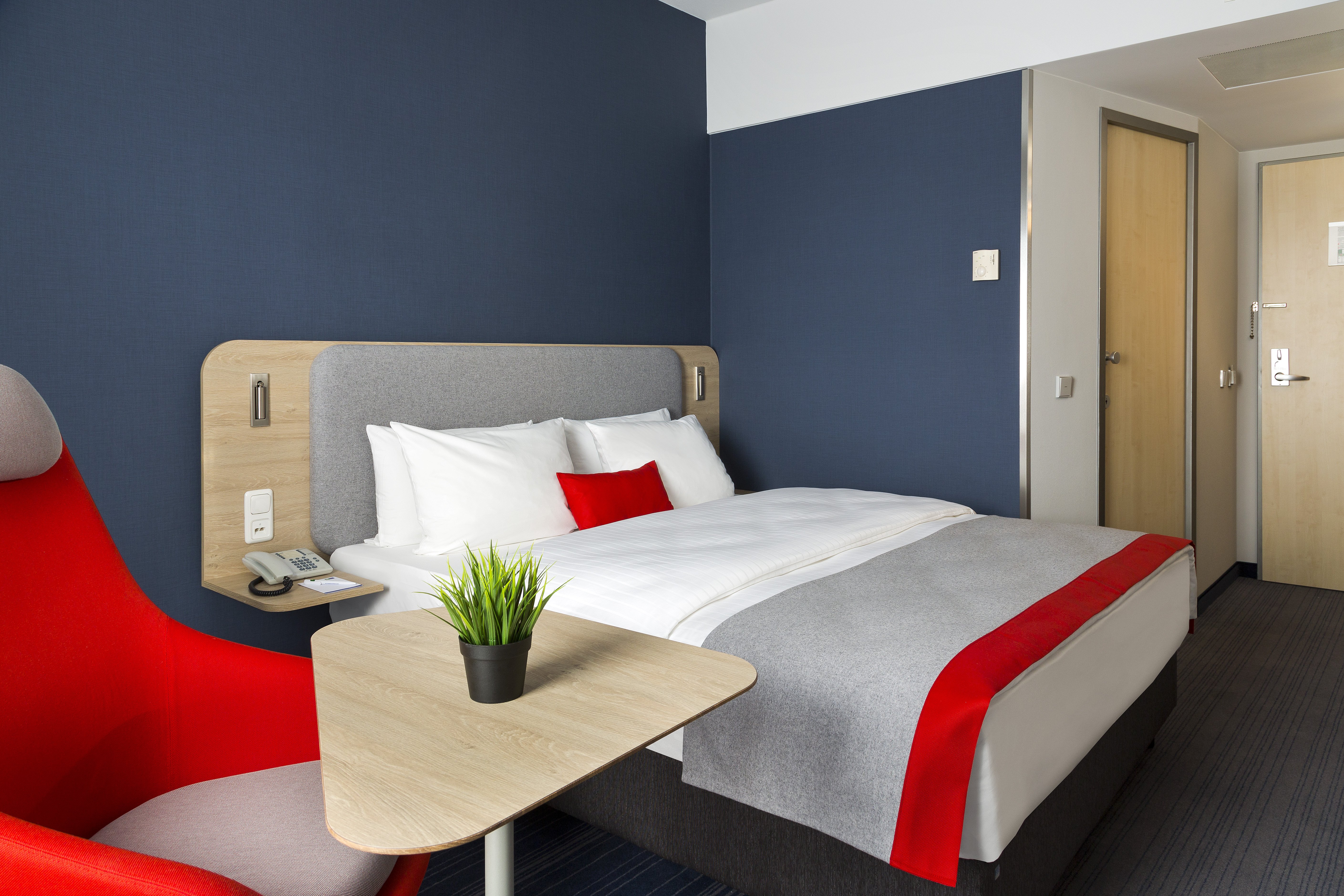 holiday inn express frankfurt messe by ihg