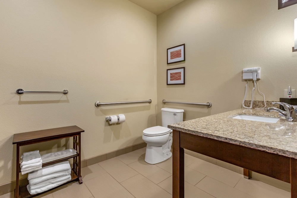 comfort inn and suites hill city