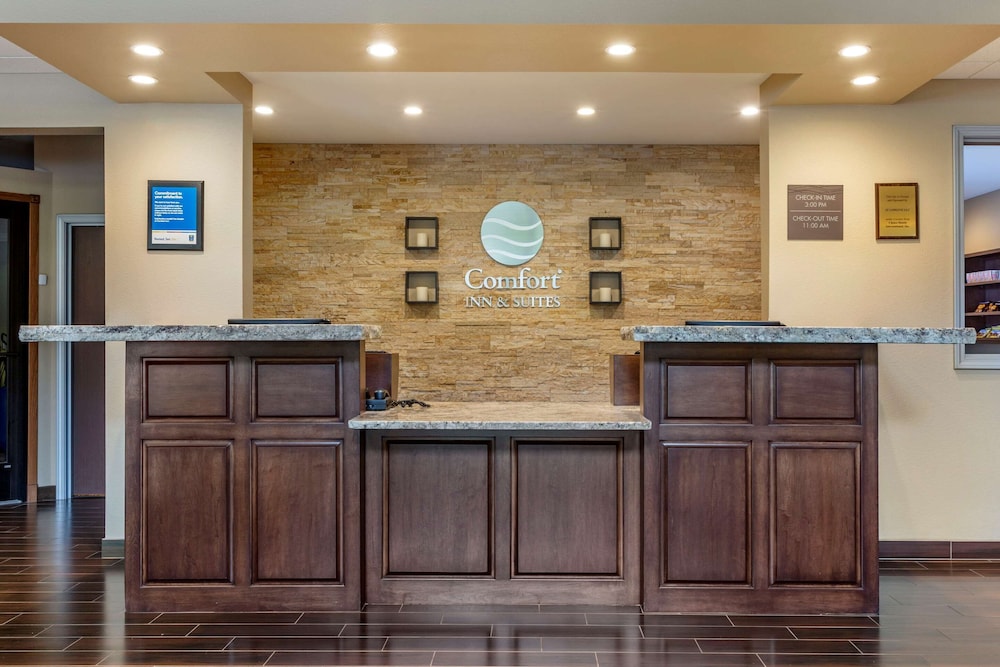 comfort inn and suites hill city