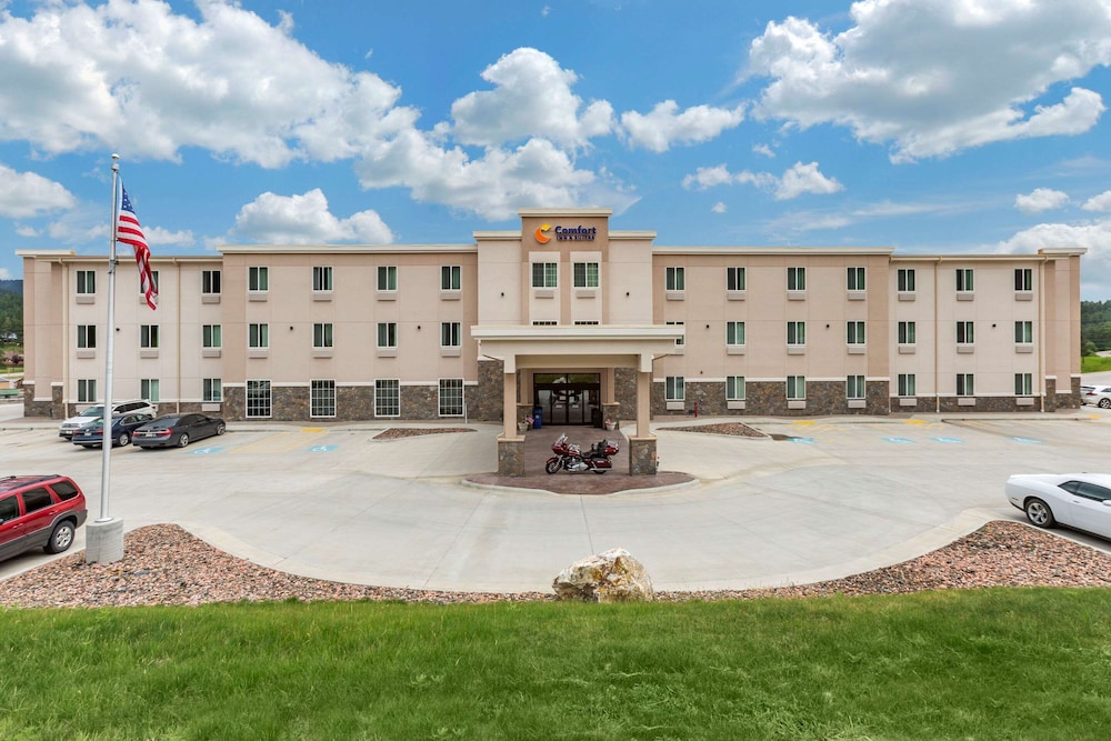 comfort inn and suites hill city
