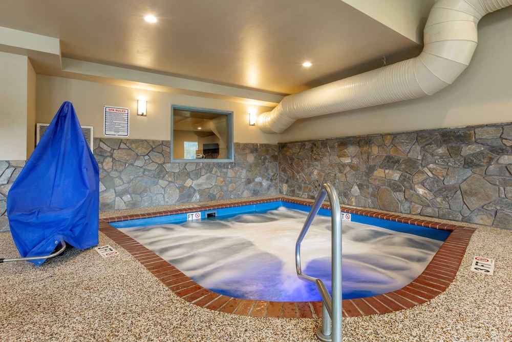 comfort inn and suites hill city
