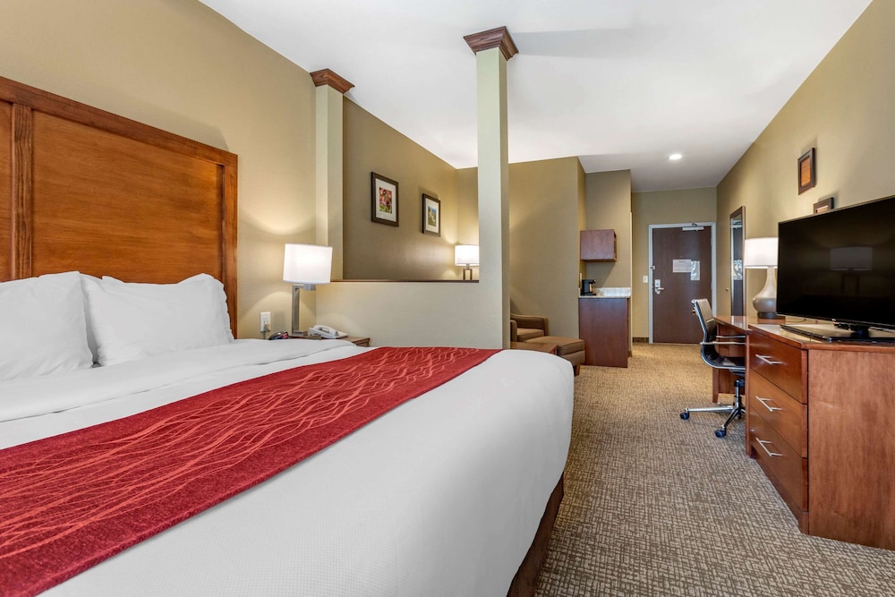 comfort inn and suites hill city