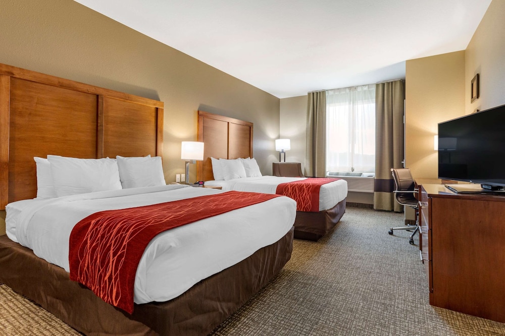 comfort inn and suites hill city