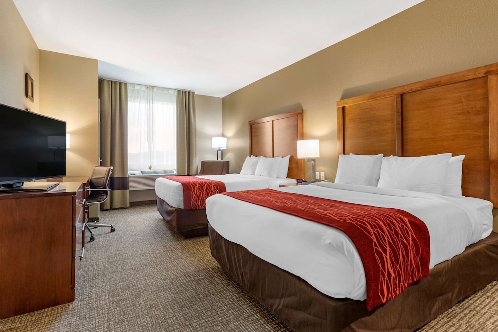 comfort inn and suites hill city