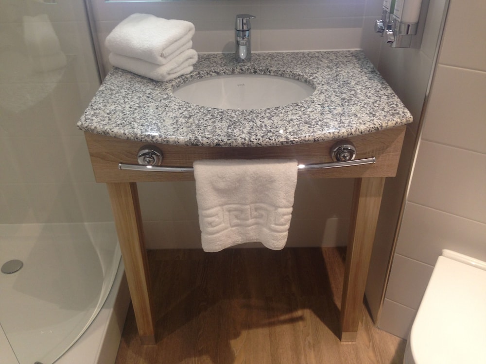 hampton by hilton glasgow central