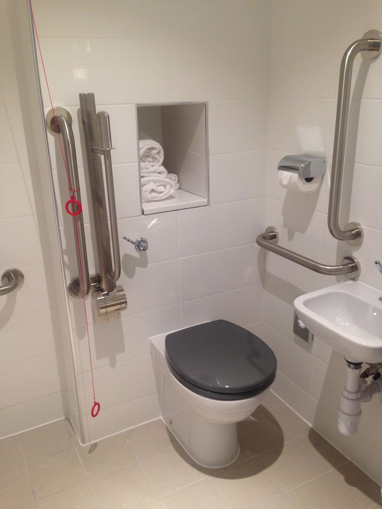 hampton by hilton glasgow central