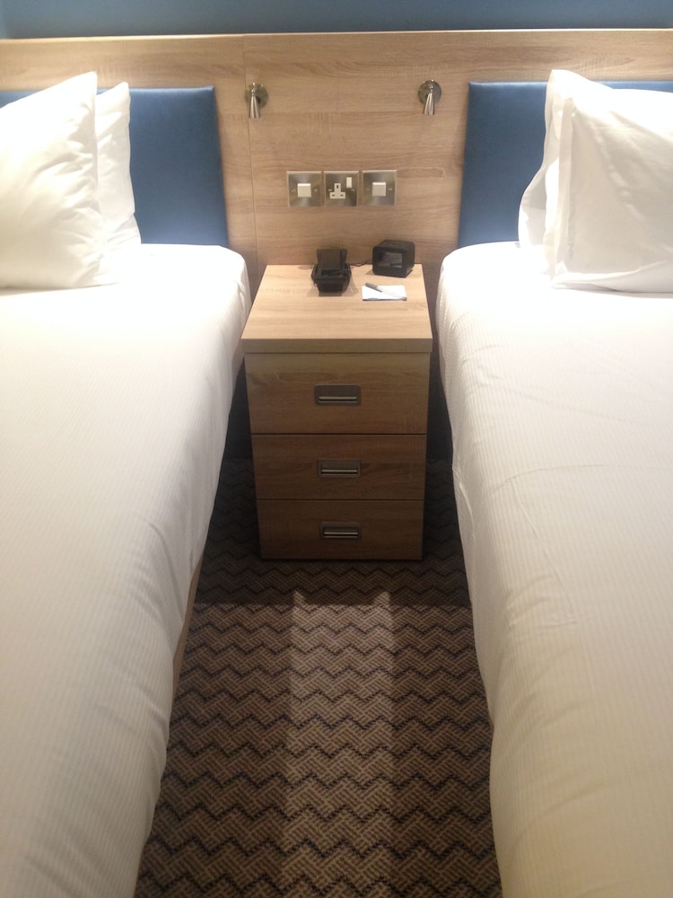 hampton by hilton glasgow central