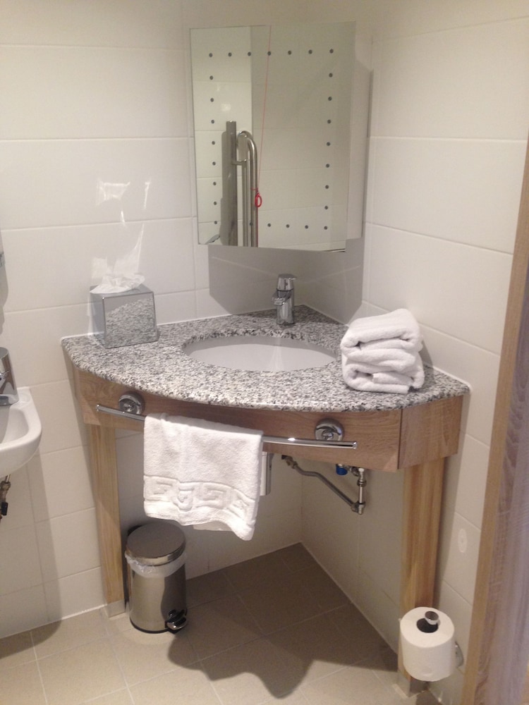 hampton by hilton glasgow central