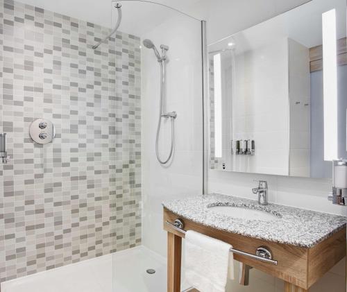 hampton by hilton glasgow central