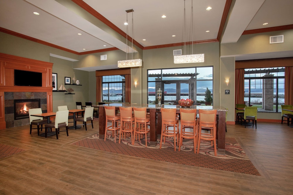 hampton inn and suites astoria